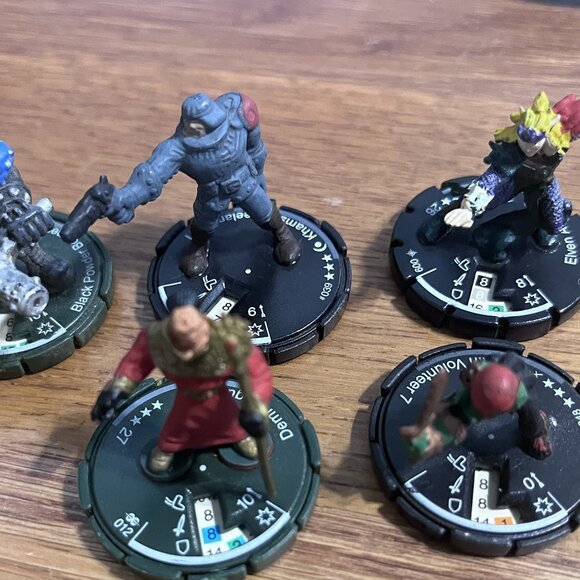 Lot of 5 Mage Knight Miniatures Figures - Picture 1 of 5